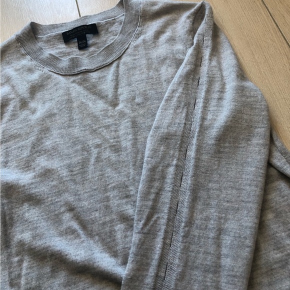 Banana Republic 100% Merino Wool Eyelet Sleeve Light Sweater in Grey Size M - Picture 5 of 11